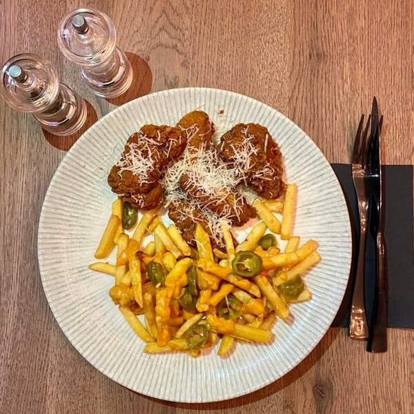 Aripioare de pui cu usturoi si parmezan